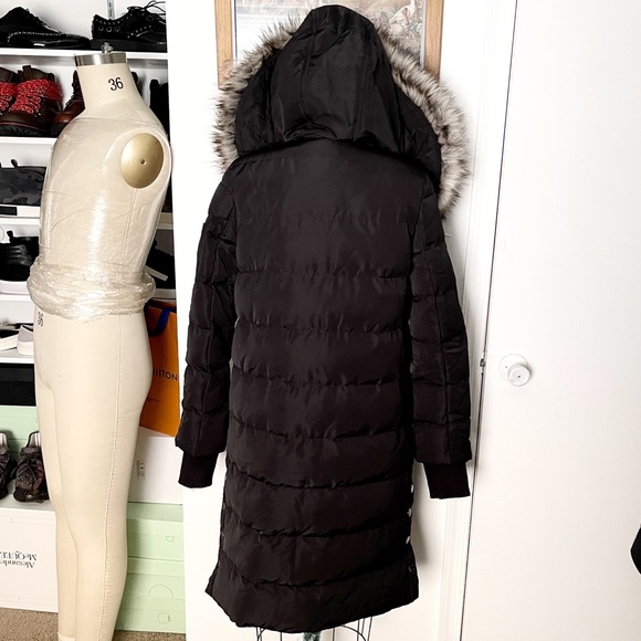 📦SOLD📦Women’s BCBGeneration Faux-Fur Hooded Puffer Coat. Size S - Picture 4 of 10